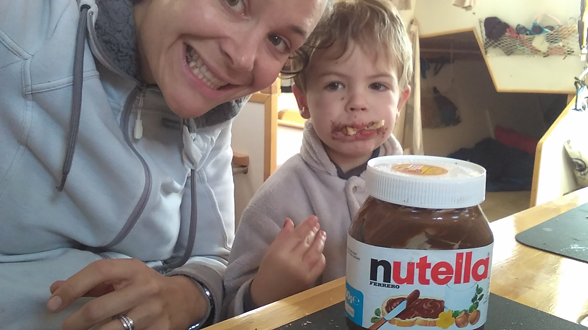 &ldquo;LE NUTELLA EST INTERDIT A BORD&rdquo;