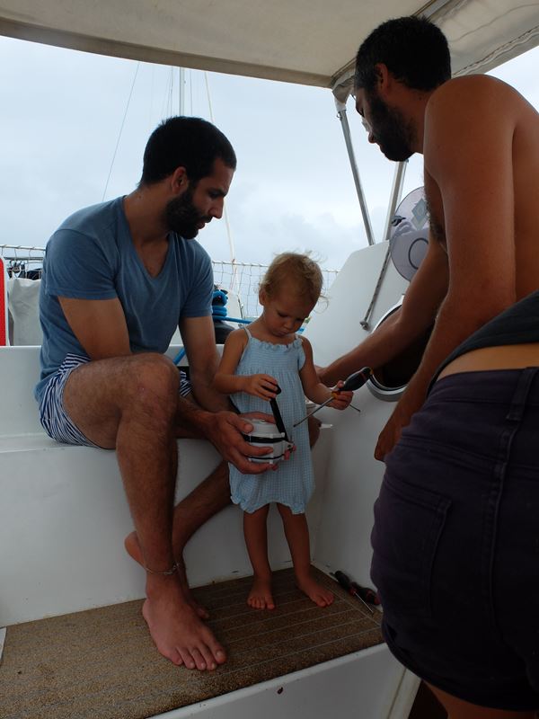 Fifi leur explique la pompe