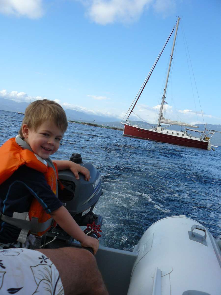 Guilhem, 2 ans 3/4 conduit l&rsquo;annexe