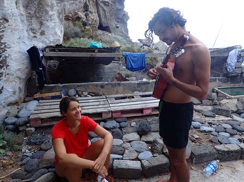 Le nouveau mousse essaie de