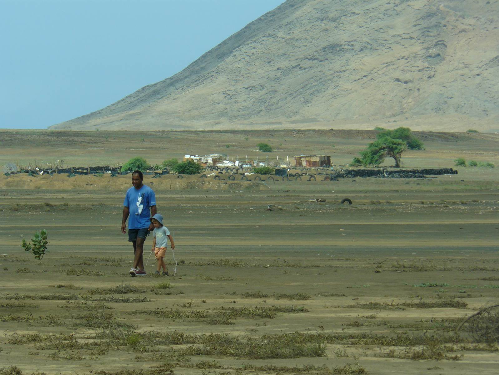 Guilhem et Jaî chassent les poules